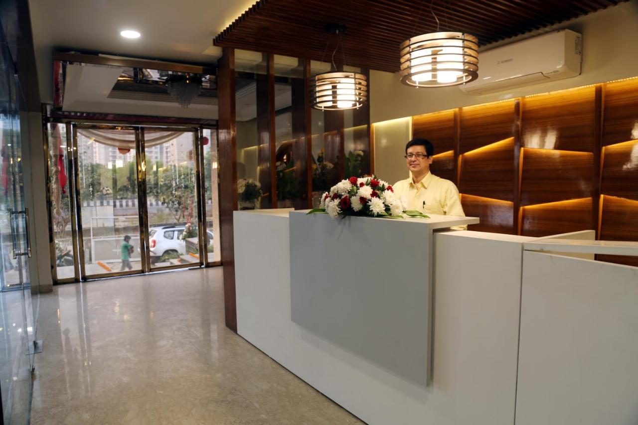 Awadh Inn Noida Exterior photo