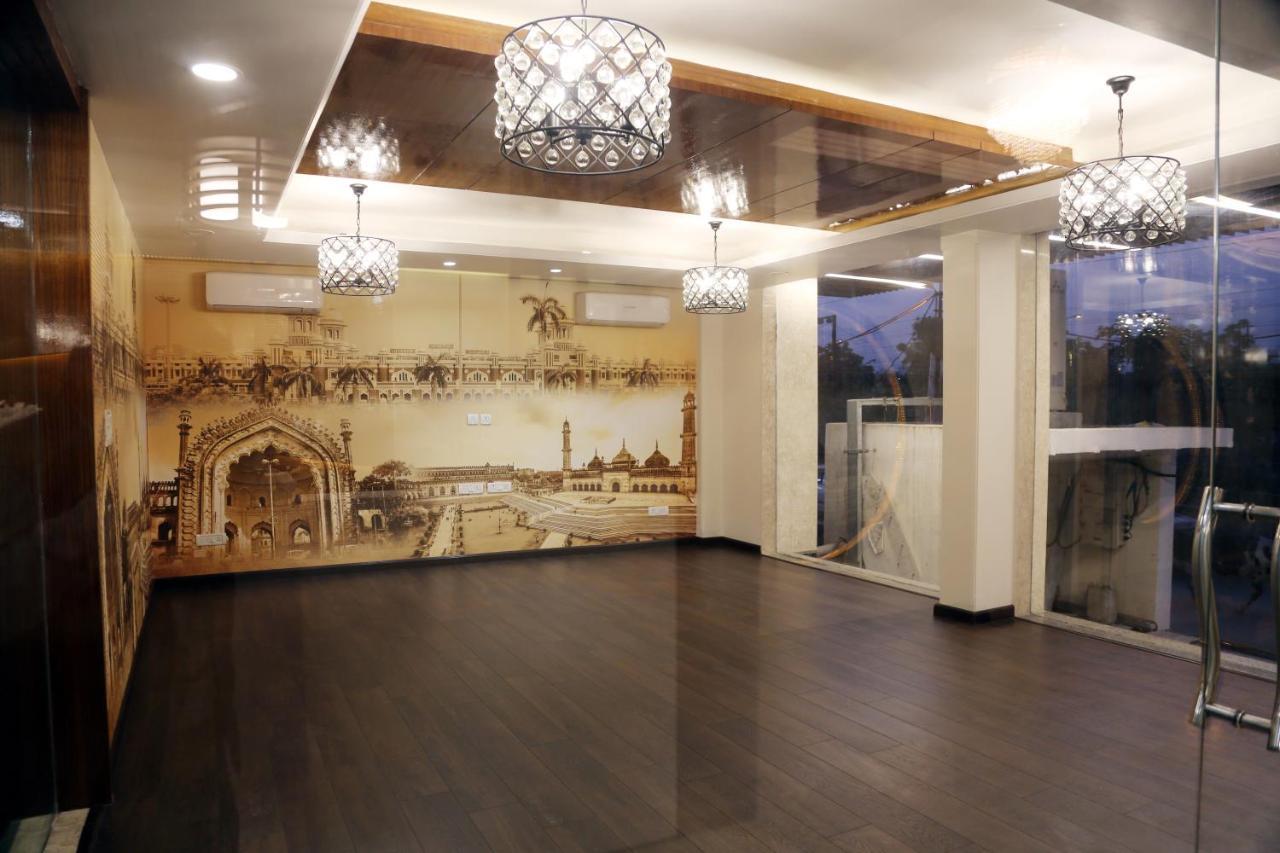 Awadh Inn Noida Exterior photo