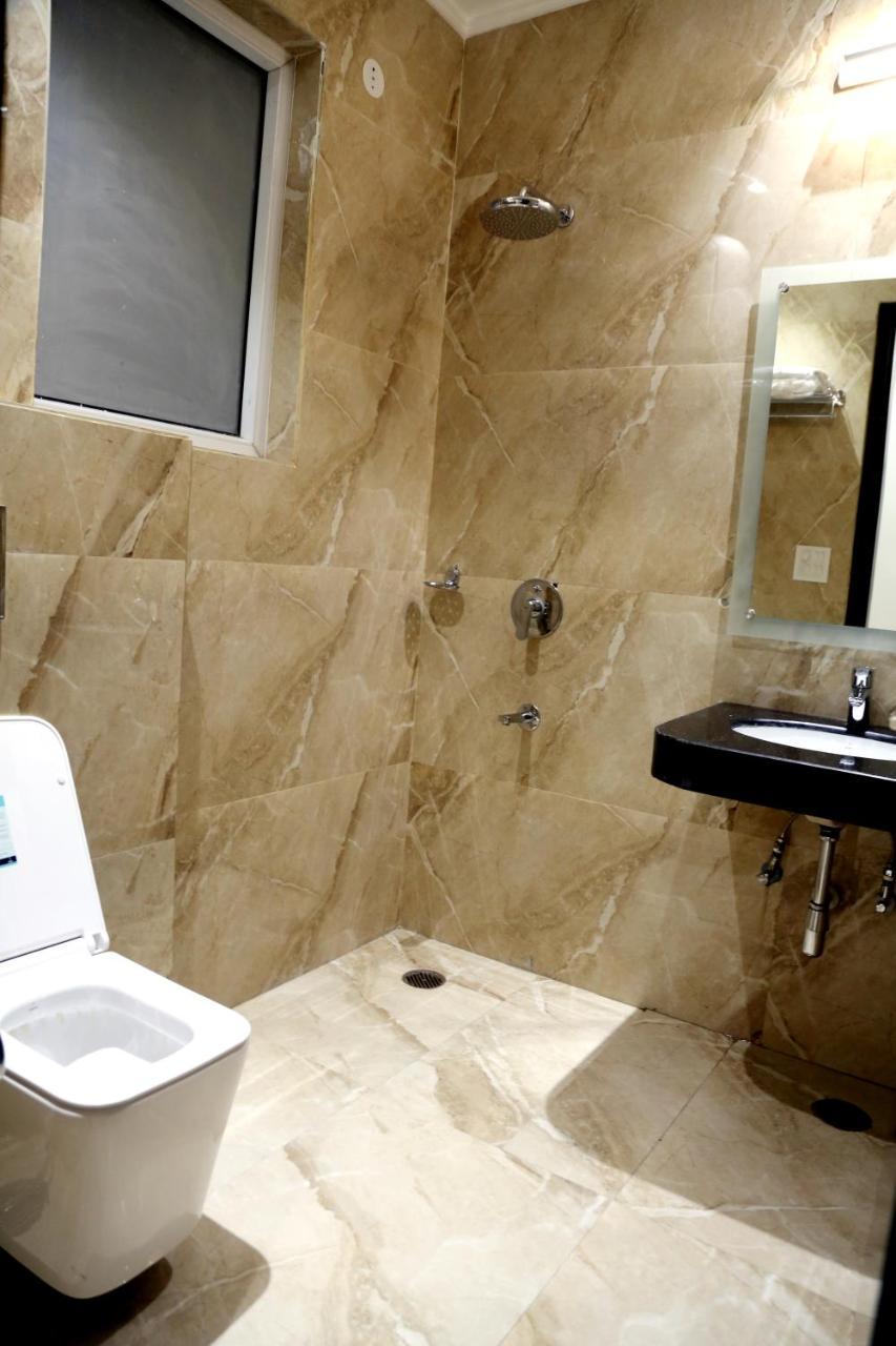 Awadh Inn Noida Exterior photo