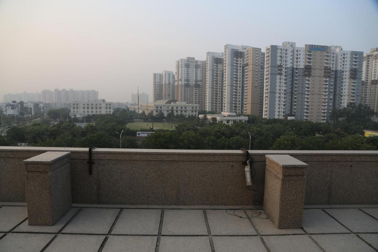 Awadh Inn Noida Exterior photo